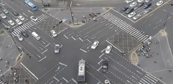 道路交通标线待行区标线设置方法