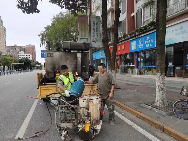 城区新增非机动车停靠线