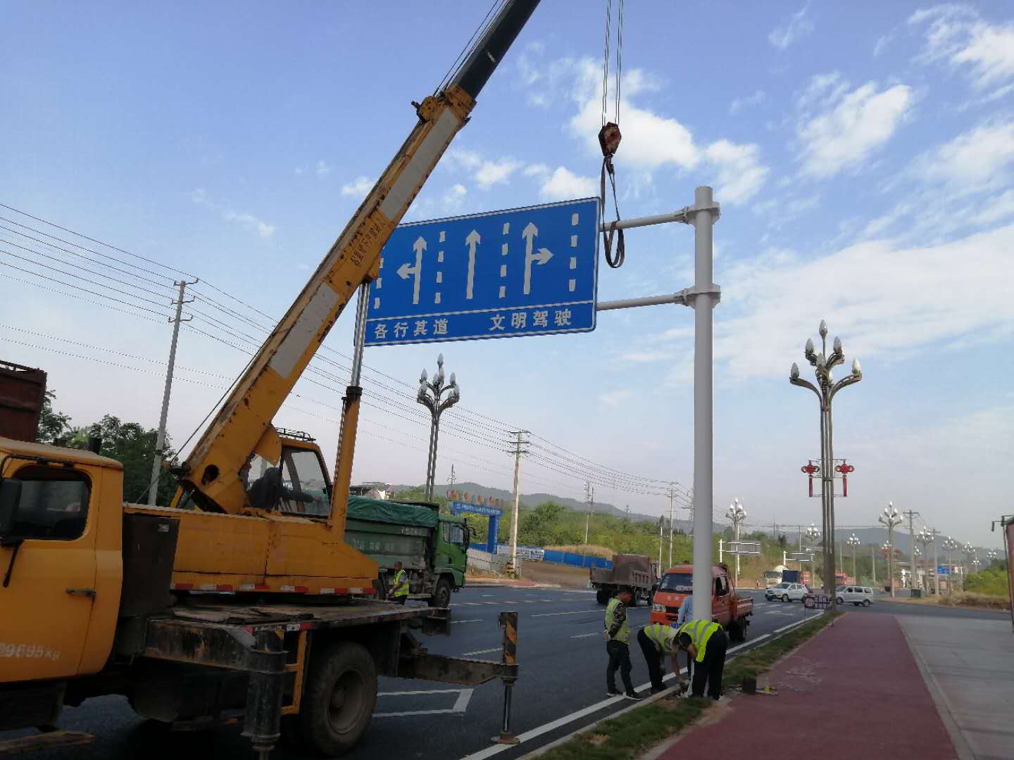 道路交通标志标线施工厂家—四川鸿安睿交通工程有限公司
