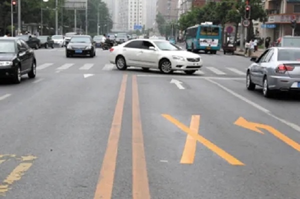 德阳道路划线禁止掉头标记该如何设计｜四川鸿安睿交通